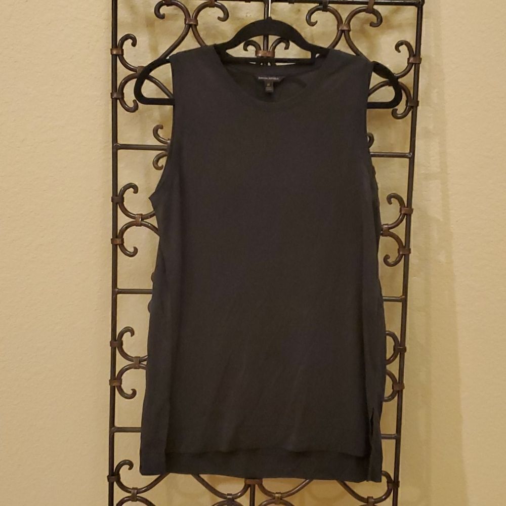 BANANA REPUBLIC Black T-Shirt - Size Medium‎
